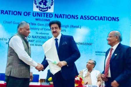 Sandeep Marwah Honored by Minister of External Affairs