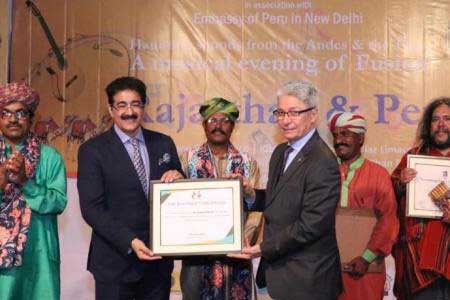 Sandeep Marwah Honored by Embassy of Peru In India