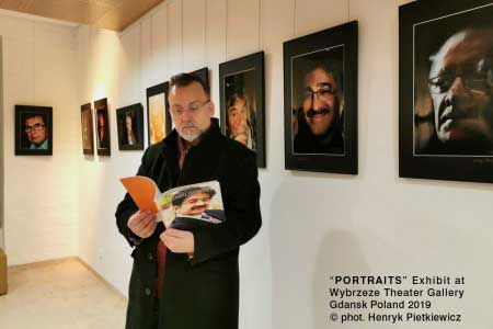 Portrait of Sandeep Marwah Was Attraction In Polish Exhibition