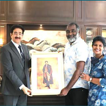 Sandeep Marwah Presented with Painting by Shreethar