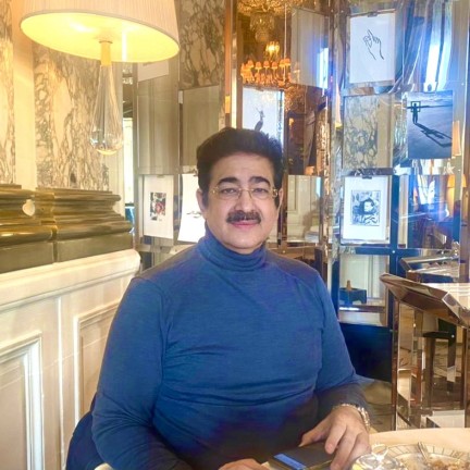 Sandeep Marwah Visited Paris to Observe Tourism After Pandemic