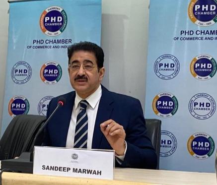 Leadership Session by Sandeep Marwah at PHDCCI
