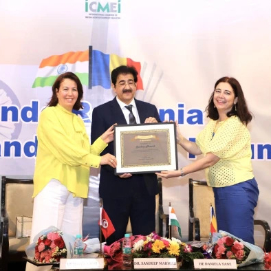 Sandeep Marwah Honored for His Services to Romania