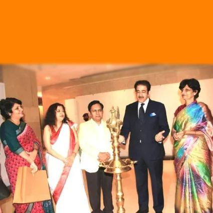 Sandeep Marwah Inaugurated Exhibition by Atypical Advantage