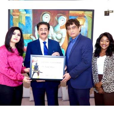 WAOW Presented Life Time Achievement Award to Sandeep Marwah